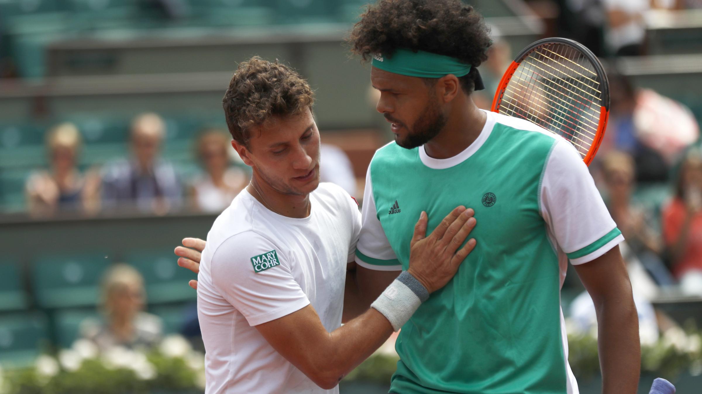 Jo-Wilfried Tsonga crashes out of French Open in opening round - Bicester Advertiser