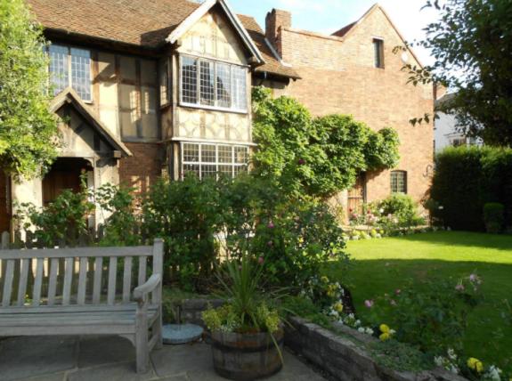 Bicester Advertiser: Shakespeare Centre. Credit: Tripadvisor Bicester Advertiser: Shakespeare Centre. Credit: Tripadvisor