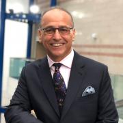Bicester business given social media boost by Theo Paphitis